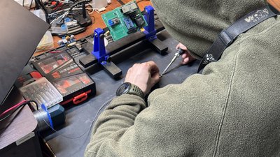 Тероборонівці Миколаївщини модернізують наземних роботів для логістики та бою Тероборонівці Миколаївщини модернізують наземних роботів для логістики та бою