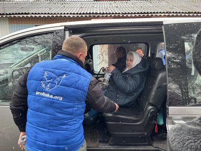 З Кролевецького будинку-інтернату евакуювали 18 підопічних З Кролевецького будинку-інтернату евакуювали 18 підопічних