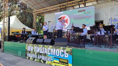 У Вінниці проходить фестиваль польової кухні пам'яті Тараса Сича У Вінниці проходить фестиваль польової кухні пам'яті Тараса Сича