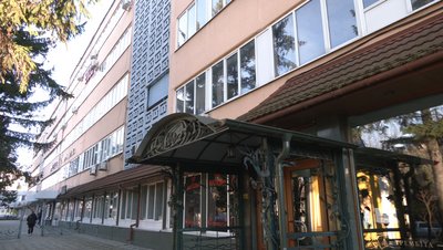 Все життя на одній роботі: історія 81-річної гендиректорки швейної компанії з Чернівців