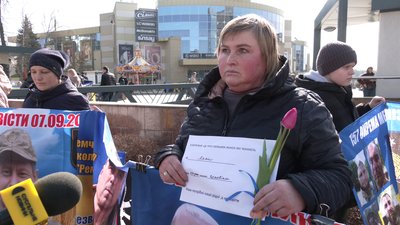 Акція-нагадування “Не мовчи! Полон вбиває!” пройшла 8 березня у Рівному Акція-нагадування “Не мовчи! Полон вбиває!” пройшла 8 березня у Рівному