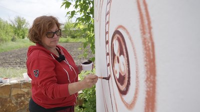 "Мальована хата": у Буші на Вінниччині триває мистецький проєкт "Мальована хата": у Буші на Вінниччині триває мистецький проєкт