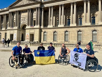 Українська команда в Парижі