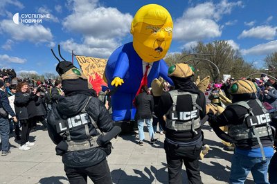 У США проходять протести проти Трампа "Без Королів" У США проходять протести проти Трампа "Без Королів"