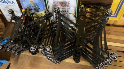 Волонтери з Житомирщини за два роки виготовили понад 900 дронів для військових Волонтери з Житомирщини за два роки виготовили понад 900 дронів для військових