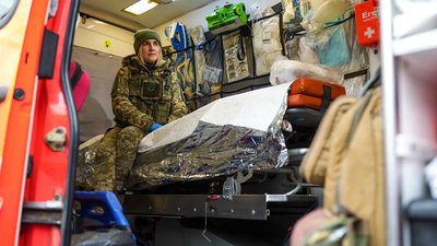 "Барвінок" медикиня 30-ї окремої механізованої бригади Уляна Донецька область 20 грудня 2024 рік "Барвінок" медикиня 30-ї окремої механізованої бригади Уляна Донецька область 20 грудня 2024 рік