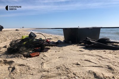 Вибухові пристрої, залізяки, скло: що приховує море біля узбережжя Одеси Вибухові пристрої, залізяки, скло: що приховує море біля узбережжя Одеси
