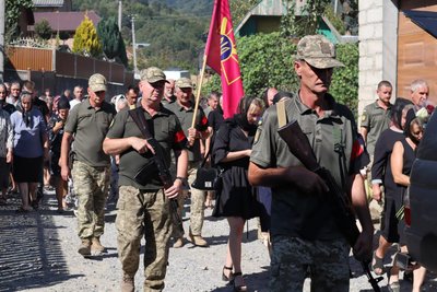 На Закарпатті попрощалися з полеглим військовим Василем Декетом На Закарпатті попрощалися з полеглим військовим Василем Декетом