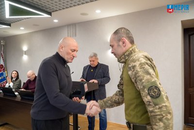 У Черкасах бійців ДФТГ та комунальників відзначили нагородами