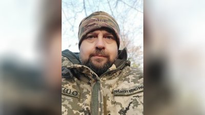 На Чернігівщині попрощалися з бійцями Віталієм Макухою та Сергія Сураєм