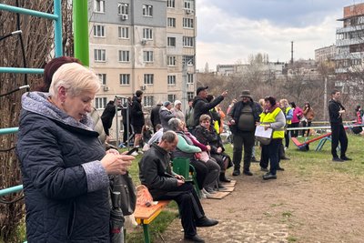 Російський безпілотник "Молнія" влучив у 16-поверхівку в Київському районі Харкова Російський безпілотник "Молнія" влучив у 16-поверхівку в Київському районі Харкова