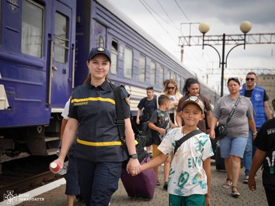 До Мукачева прибув евакуаційним потяг із сім'ями з Донеччини