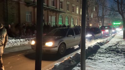 "Цілими днями сидимо без світла": хмельничани вийшли на акцію через тривалі відключення світла