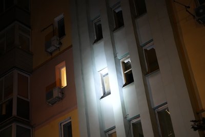 Наслідки влучання росіян по відкритій місцевості в Слобідському районі Харкова Наслідки влучання росіян по відкритій місцевості в Слобідському районі Харкова