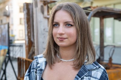 Пошкоджені авто, дрони та уламки: в Одесі відкрили виставку про атаки на гуманітарні місії Пошкоджені авто, дрони та уламки: в Одесі відкрили виставку про атаки на гуманітарні місії