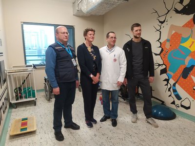 Дитячу лікарню "Охматдит" відвідала представниця Великої Британії в ООН Барбара Вудворд Дитячу лікарню "Охматдит" відвідала представниця Великої Британії в ООН Барбара Вудворд