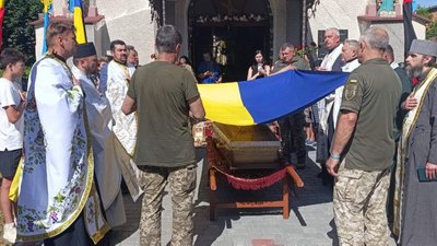 прапор, похорон Дмитра Фуголя