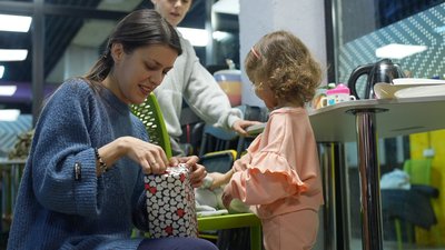 "Робить навіть те, що не всі дорослі можуть": у Вінниці привітали з днем народження 3-річну волонтерку "Робить навіть те, що не всі дорослі можуть": у Вінниці привітали з днем народження 3-річну волонтерку