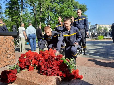 Тридцять девʼята річниця аварії на ЧАЕС: у Черкасах вшанували памʼять ліквідаторів Тридцять девʼята річниця аварії на ЧАЕС: у Черкасах вшанували памʼять ліквідаторів