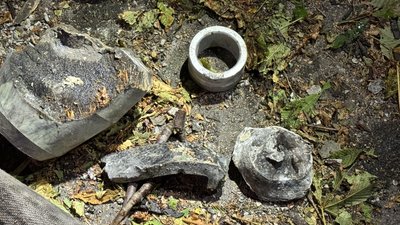 Уламки керованої авіабомби на місці влучання, Харків