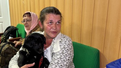 "Дім згорів ущент". Транзит у Лозовій приймає евакуйованих з Донеччини