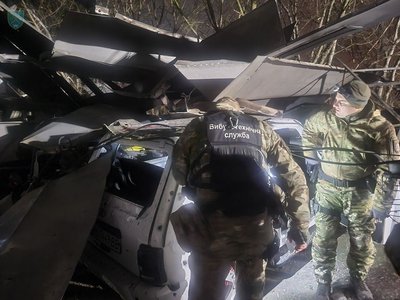 Над Одещиною збили девʼять дронів: під час атаки РФ пошкодило цивільну та припортову інфраструктури Над Одещиною збили девʼять дронів: під час атаки РФ пошкодило цивільну та припортову інфраструктури