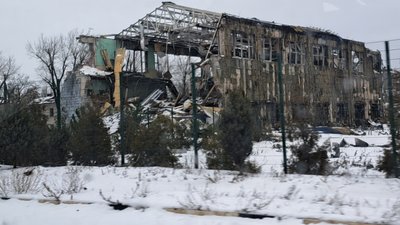 Зруйнована обстрілами будівля Добропілля Донецька область 3 січня 2026 рік Зруйнована обстрілами будівля Добропілля Донецька область 3 січня 2026 рік