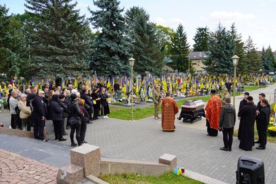 В Ужгороді попрощалися з військовослужбовцем Віктором Завадяком В Ужгороді попрощалися з військовослужбовцем Віктором Завадяком