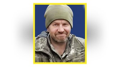 На Чернігівщині попрощалися з захисниками України Олександром Бардаковим та Романом Лукашем На Чернігівщині попрощалися з захисниками України Олександром Бардаковим та Романом Лукашем