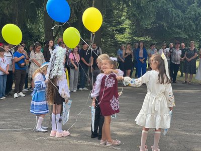 Перший дзвоник після атаки: відновила роботу сільська школа на Черкащині, яку пошкодив дрон Перший дзвоник після атаки: відновила роботу сільська школа на Черкащині, яку пошкодив дрон