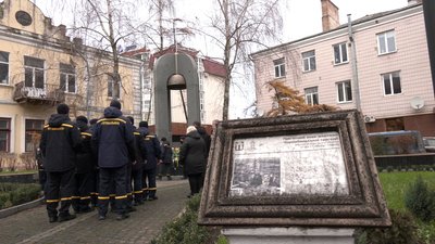 Учасників ліквідації наслідків аварії на Чорнобильській АЕС вшанували у Рівному Учасників ліквідації наслідків аварії на Чорнобильській АЕС вшанували у Рівному