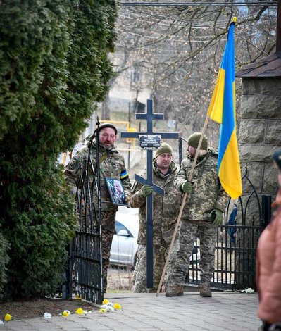 Загинув в день народження: на Закарпатті попрощалися із полеглим воїном Михайлом Цвіком Загинув в день народження: на Закарпатті попрощалися із полеглим воїном Михайлом Цвіком