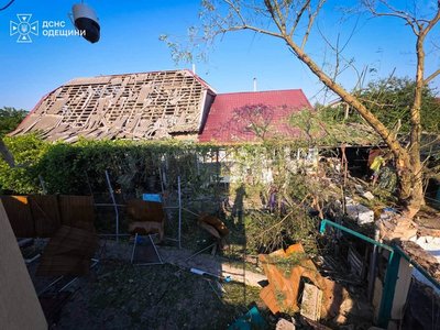 Російські війська атакували південь Одещини: зруйнований будинок, є постраждалі Російські війська атакували південь Одещини: зруйнований будинок, є постраждалі