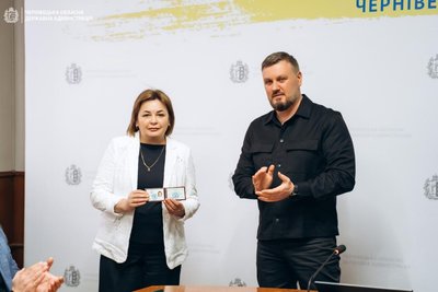 Заступниця начальника Чернівецької ОВА Оксана Симак та начальник ОВА Руслан Осипенко Заступниця начальника Чернівецької ОВА Оксана Симак та начальник ОВА Руслан Осипенко