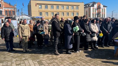 "Був майстром на всі руки": на Рівненщині попрощалися із солдатом Михайлом Климюком "Був майстром на всі руки": на Рівненщині попрощалися із солдатом Михайлом Климюком
