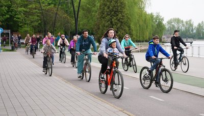 Родина Віннікових, переселенці з Харкова, велопробіг, Івано-Франківськ Родина Віннікових, переселенці з Харкова, велопробіг, Івано-Франківськ