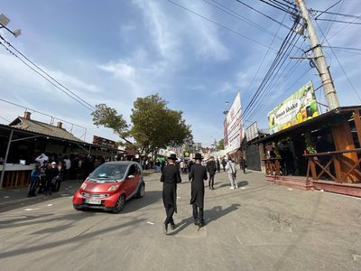В Умань прибуло 20 тисяч паломників, але В Умань прибуло 20 тисяч паломників, але