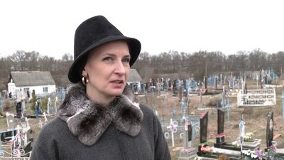 Вбирання могильних хрестів на Рівненщині: що означає ця давня традиція Вбирання могильних хрестів на Рівненщині: що означає ця давня традиція