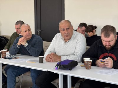 “За всю війну я ні разу не була в бомбосховищі, вони недоступні”: як в Сумах розв'язують питання безбар’єрності “За всю війну я ні разу не була в бомбосховищі, вони недоступні”: як в Сумах розв'язують питання безбар’єрності