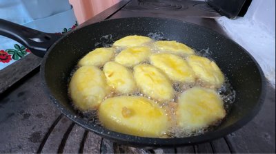 Традиційна страва Шацької громади: волинська господиня поділилася рецептом манників Традиційна страва Шацької громади: волинська господиня поділилася рецептом манників