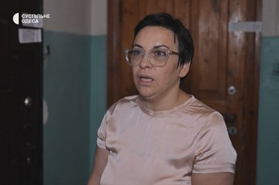 "Емоції переповнюють": мешканці будинку в Одесі, в який влучив російський дрон, повернулися до своїх квартир "Емоції переповнюють": мешканці будинку в Одесі, в який влучив російський дрон, повернулися до своїх квартир