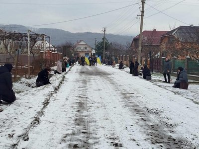На Закарпатті попрощалися із загиблим захисником Іваном Шпаковським На Закарпатті попрощалися із загиблим захисником Іваном Шпаковським