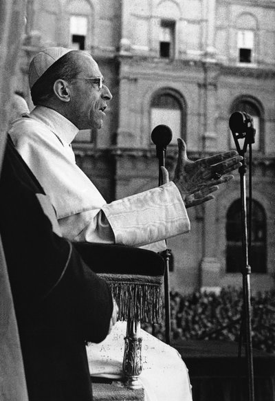 Папа Пій XII звертається до італійціd у Ватикані 5 липня 1943 року Папа Пій XII звертається до італійціd у Ватикані 5 липня 1943 року