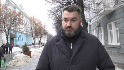 У Житомирі на проспекті Миру накопичується сміття біля контейнерного майданчика У Житомирі на проспекті Миру накопичується сміття біля контейнерного майданчика