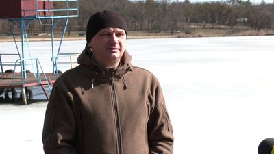 "Лід ще міцний" — що рибалки та рятувальники говорять про зимову риболовлю "Лід ще міцний" — що рибалки та рятувальники говорять про зимову риболовлю