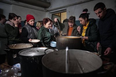 Маріуполь у блокаді: спогади жительки міста про перші місяці окупації 2022-го Маріуполь у блокаді: спогади жительки міста про перші місяці окупації 2022-го