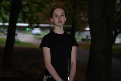 «Ніч я провела сама вдома». 13-річна дівчинка майже добу була сама після мобілізації батька у Дніпрі «Ніч я провела сама вдома». 13-річна дівчинка майже добу була сама після мобілізації батька у Дніпрі