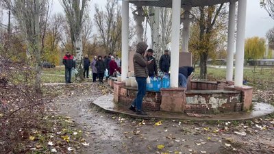 Третю добу без води: чому Павлоград опинився без централізованого водопостачання та як жителі виходять із ситуації Третю добу без води: чому Павлоград опинився без централізованого водопостачання та як жителі виходять із ситуації