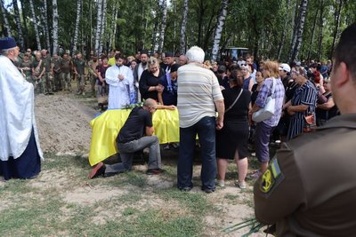 Загинув, рятуючи товариша. В Охтирці попрощалися з Віталієм Наливайком Загинув, рятуючи товариша. В Охтирці попрощалися з Віталієм Наливайком