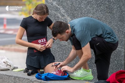 «Ми біжимо не тільки за Дем’яна»: в Одесі провели забіг пам’яті загиблих військових і цивільних «Ми біжимо не тільки за Дем’яна»: в Одесі провели забіг пам’яті загиблих військових і цивільних